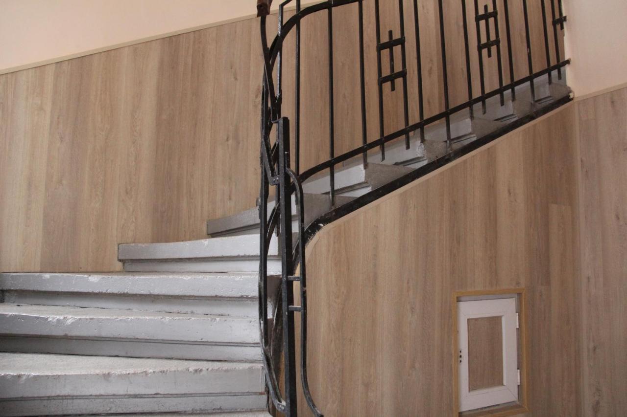 Apartments Domovik ,Kirilla I Mefodiya, 5 Moekatsjeve Buitenkant foto
