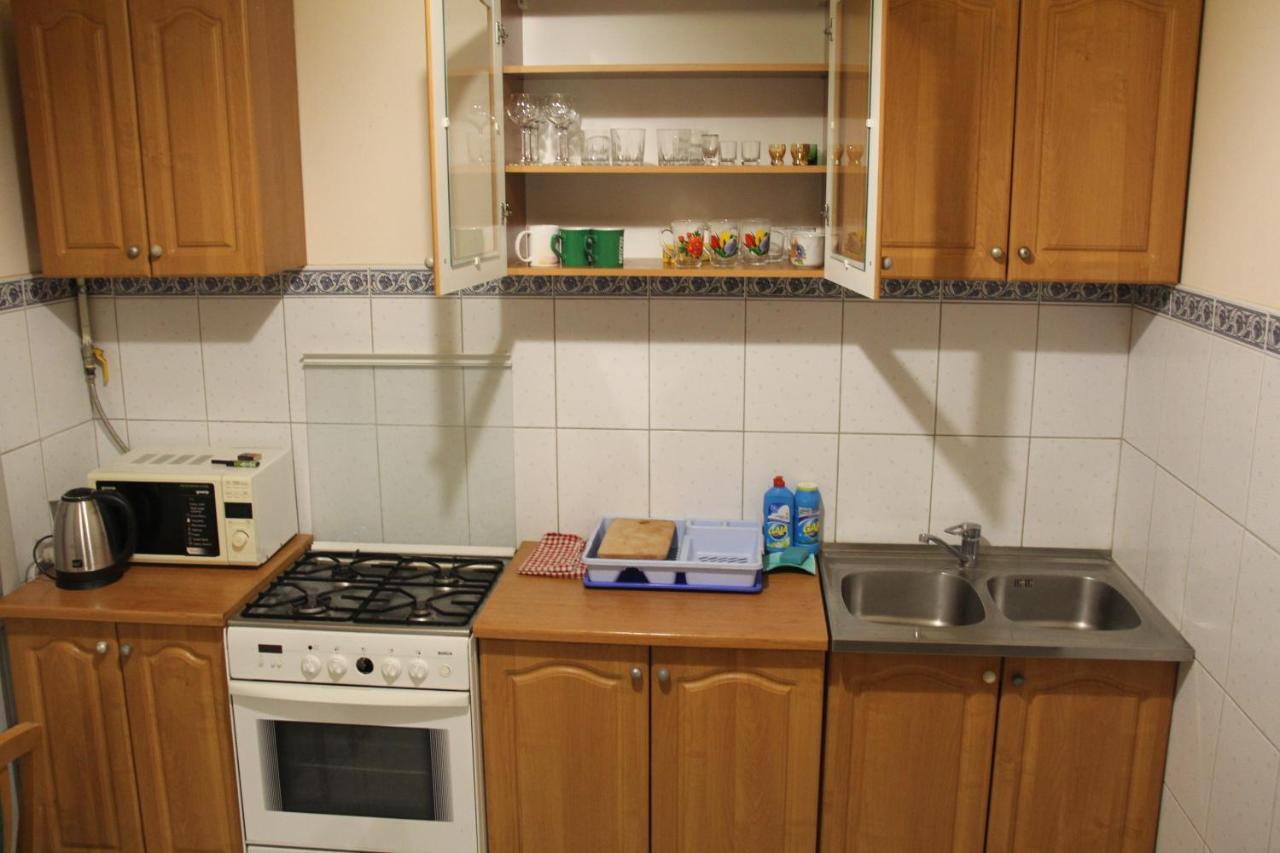 Apartments Domovik ,Kirilla I Mefodiya, 5 Moekatsjeve Buitenkant foto