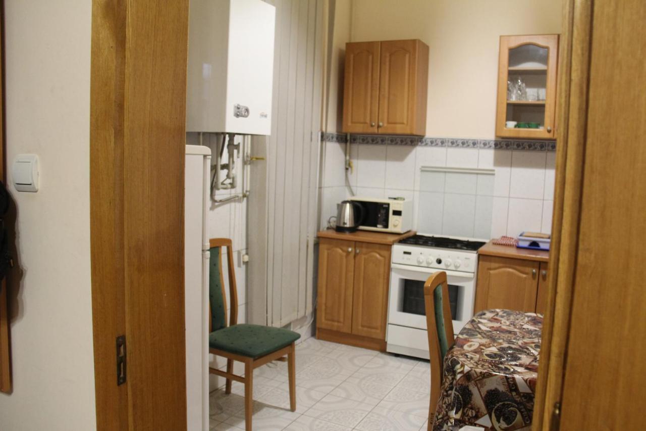 Apartments Domovik ,Kirilla I Mefodiya, 5 Moekatsjeve Buitenkant foto