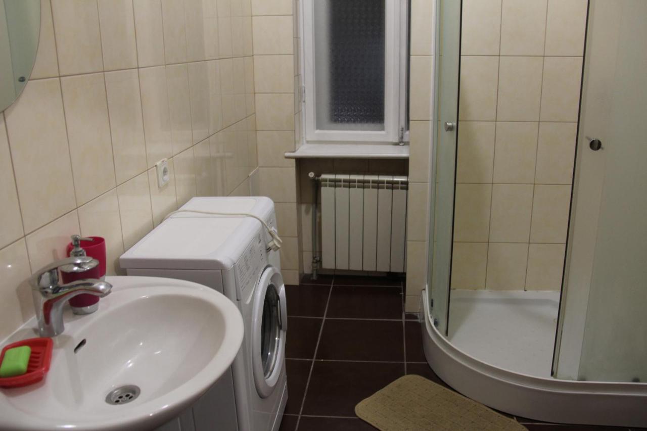 Apartments Domovik ,Kirilla I Mefodiya, 5 Moekatsjeve Buitenkant foto